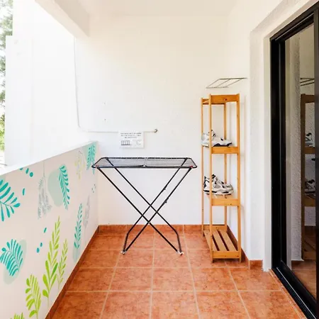 Urban Collective أيا نابا