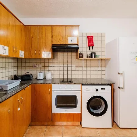 Urban Hostel *