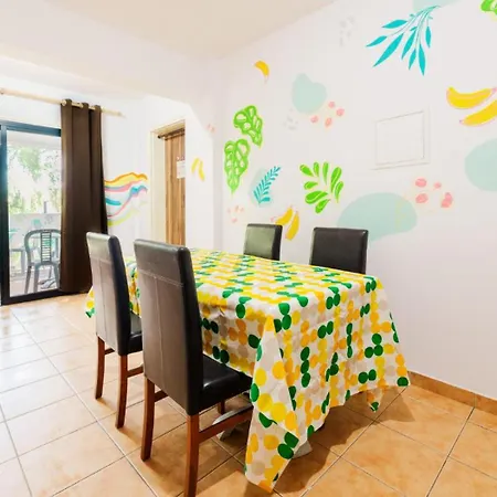 Urban Collective بيت شباب أيا نابا