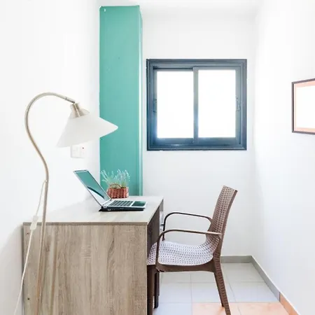 بيت شباب Urban Collective أيا نابا