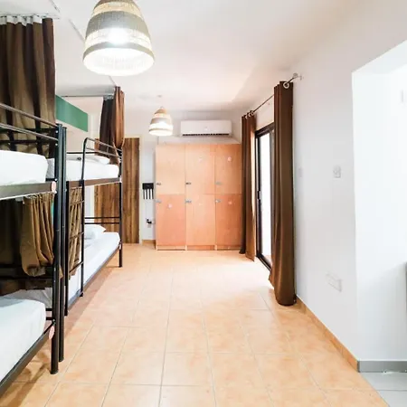 بيت شباب Urban Collective