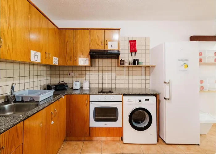 Urban Stays Hostel *