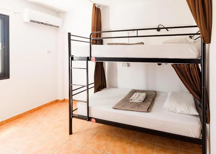 Hostel Urban Stays *