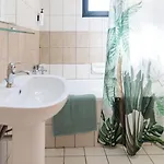 Urban Hostel *