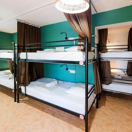 Nissus Urban Hostel