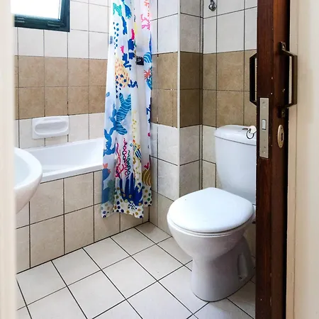 Nissus Urban Hostel *