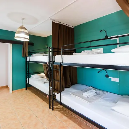 Nissus Urban Hostel