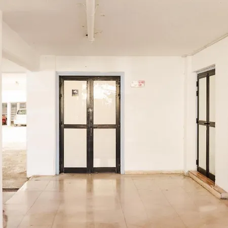 Urban Collective Hostel *